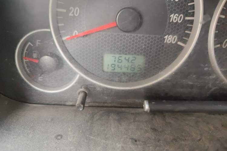 Used Dongfeng Xiaokang C37 2012 1.4L Entrepreneur II Type DK13-06 Odometer Close Up