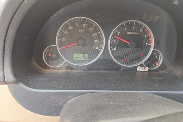 Used Dongfeng Xiaokang C37 2012 1.4L Entrepreneur II Type DK13-06 Odometer Close Up