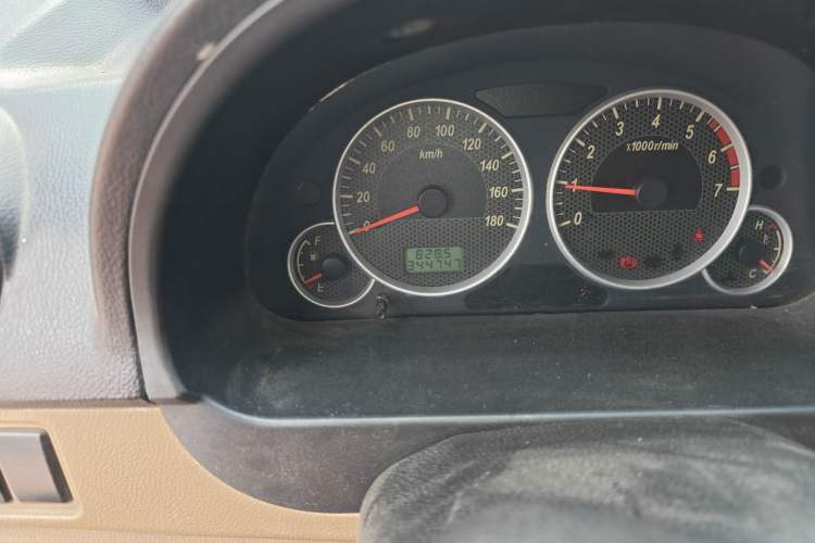 Used Dongfeng Xiaokang C37 2012 1.4L Entrepreneur II Type DK13-06 Odometer Close Up