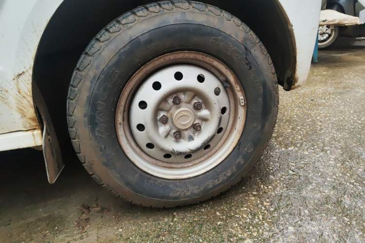 Used Dongfeng Xiaokang C37 2012 1.4L Entrepreneur II Type DK13-06 Right Front Wheel Hub