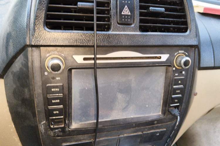 Used Dongfeng Xiaokang C37 2012 1.4L Entrepreneur II Type DK13-06 Audio And AC Panel