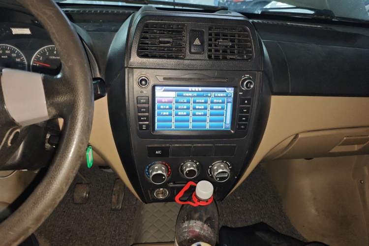 Used Dongfeng Xiaokang C37 2012 1.4L Standard Edition DK13-06 Audio And AC Panel