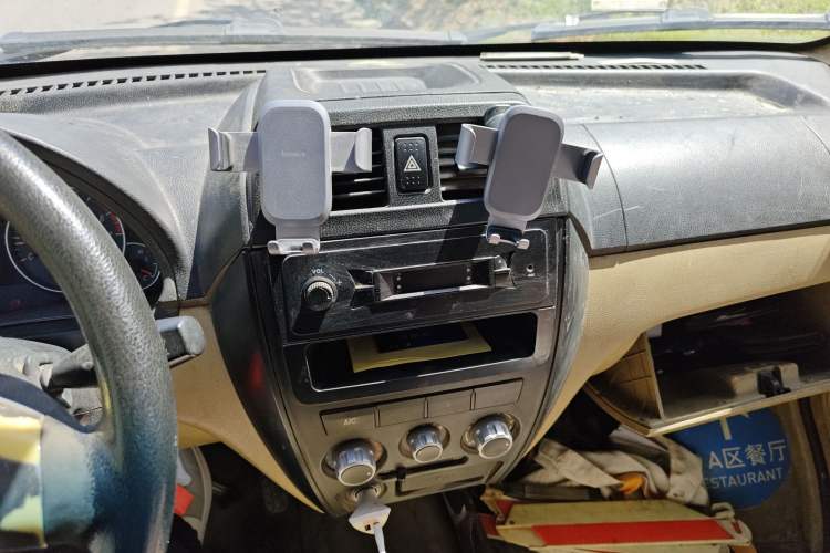 Used Dongfeng Xiaokang C37 2012 1.4L Standard Edition DK13-06 Audio And AC Panel