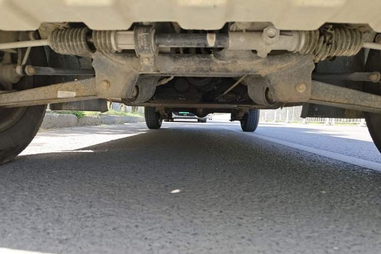 Used Dongfeng Xiaokang C37 2012 1.4L Standard Edition DK13-06 Chassis Front