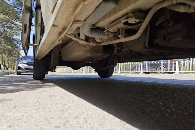 Used Dongfeng Xiaokang C37 2012 1.4L Standard Edition DK13-06 Chassis Front Right
