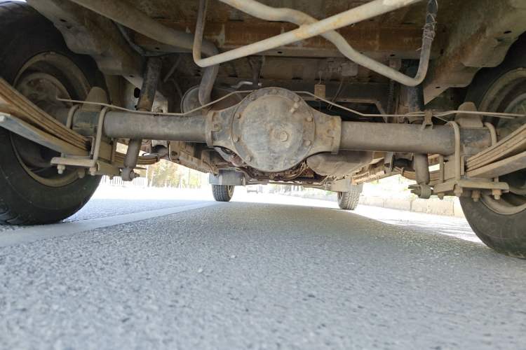 Used Dongfeng Xiaokang C37 2012 1.4L Standard Edition DK13-06 Chassis Rear