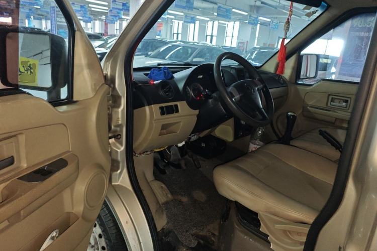 Used Dongfeng Xiaokang C37 2012 1.4L Standard Edition DK13-06 Driver Seat