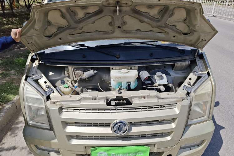 Used Dongfeng Xiaokang C37 2012 1.4L Standard Edition DK13-06 Engine Bay