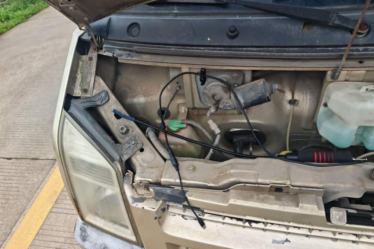 Used Dongfeng Xiaokang C37 2012 1.4L Comfort Version DK13-06 Engine Bay Right