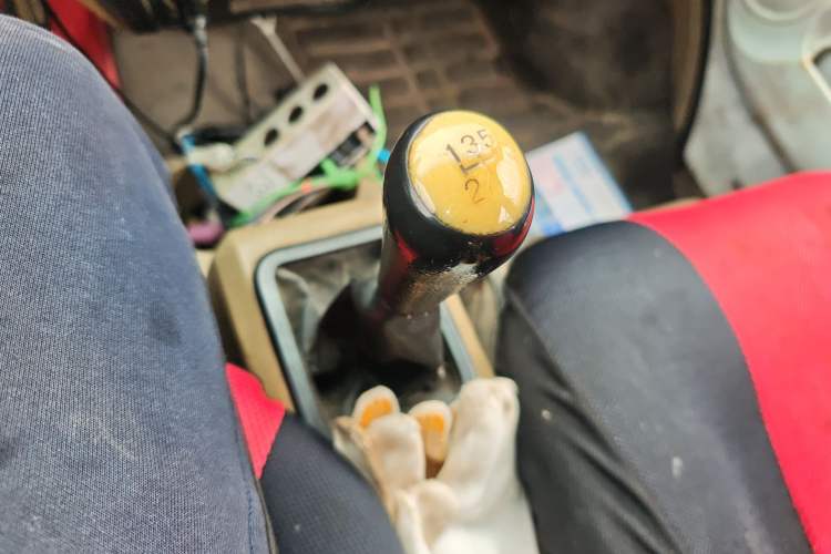 Used Dongfeng Xiaokang C37 2012 1.4L Comfort Version DK13-06 Gear Lever