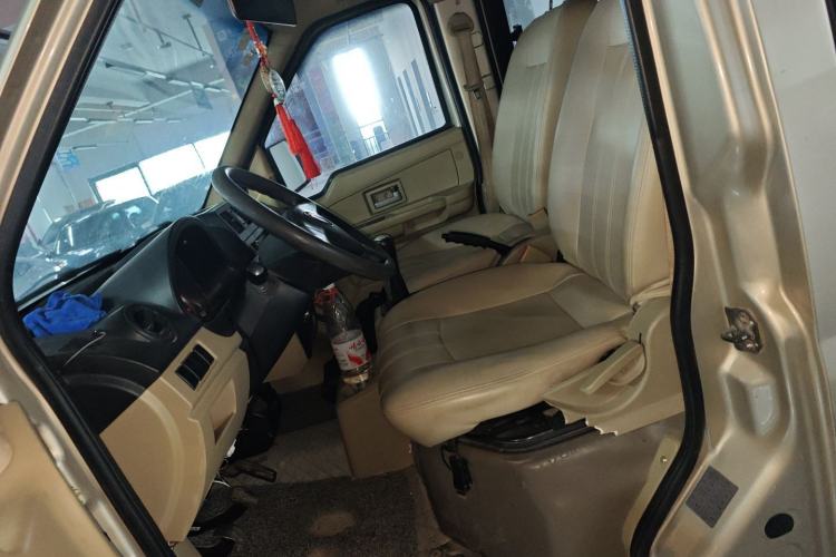 Used Dongfeng Xiaokang C37 2012 1.4L Standard Edition DK13-06 Left Front Seat