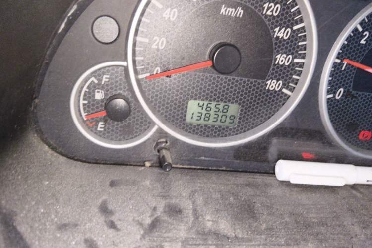 Used Dongfeng Xiaokang C37 2012 1.4L Entrepreneur II Type DK13-06 Odometer Close Up