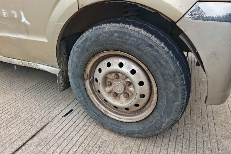 Used Dongfeng Xiaokang C37 2012 1.4L Comfort Version DK13-06 Right Front Wheel Hub