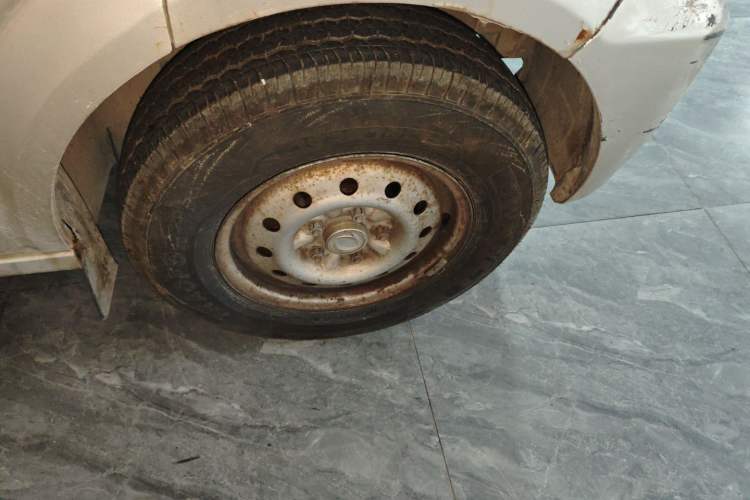 Used Dongfeng Xiaokang C37 2012 1.4L Standard Edition DK13-06 Right Rear Wheel Hub