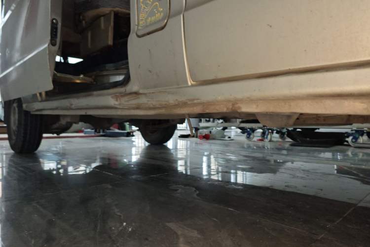 Used Dongfeng Xiaokang C37 2012 1.4L Standard Edition DK13-06 Right Side Sill