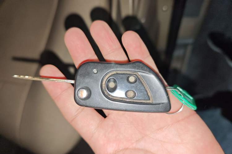 Used Dongfeng Xiaokang C37 2012 1.4L Standard Edition DK13-06 Vehicle Key
