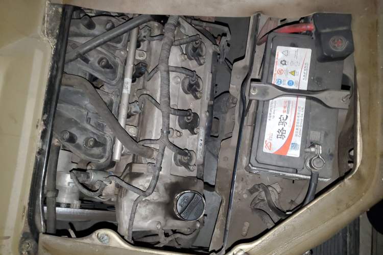 Used Dongfeng Xiaokang C37 2015 1.5L Standard II DK15-06 Engine Bay Left