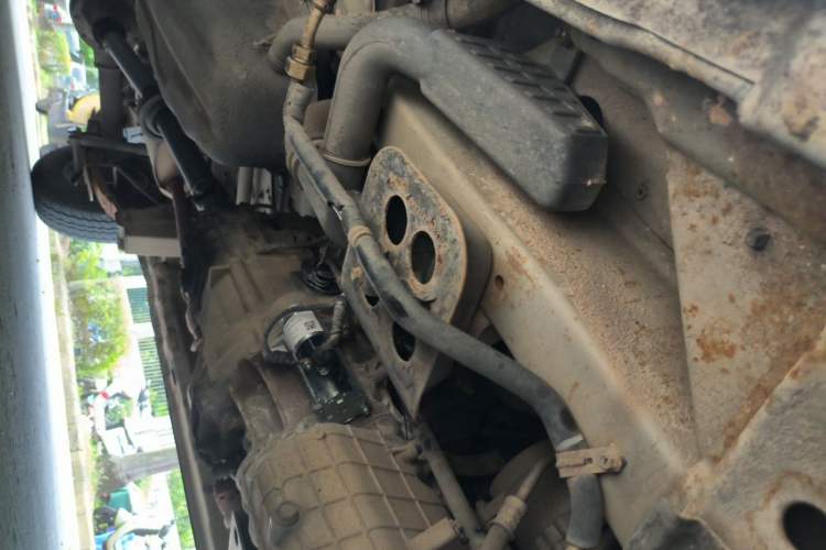 Used Dongfeng Xiaokang C37 2015 1.5L Standard II DK15-06 Chassis Front Right