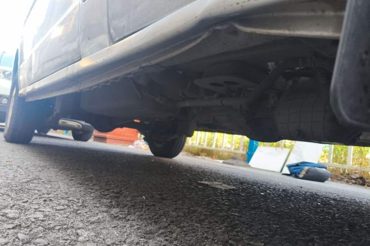 Used Dongfeng Xiaokang C37 2015 1.5L Standard II DK15-06 Chassis Front Right