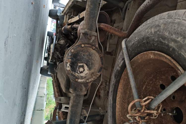 Used Dongfeng Xiaokang C37 2015 1.5L Standard II DK15-06 Chassis Rear