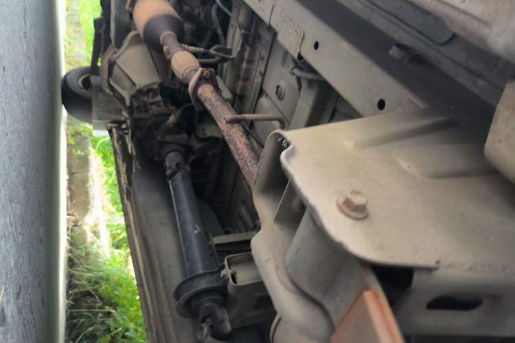 Used Dongfeng Xiaokang C37 2015 1.5L Standard II DK15-06 Chassis Rear Left