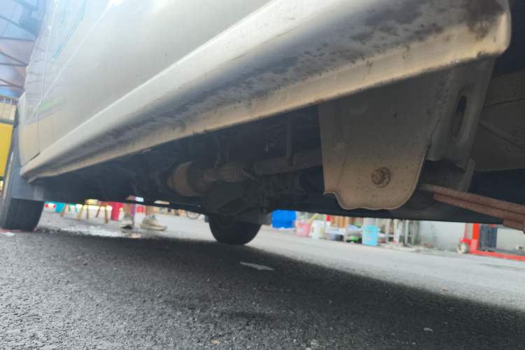 Used Dongfeng Xiaokang C37 2015 1.5L Standard II DK15-06 Chassis Rear Left