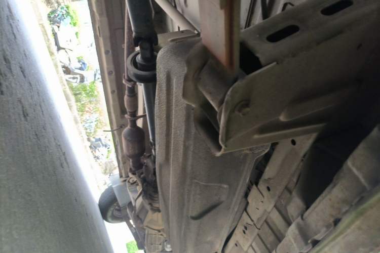 Used Dongfeng Xiaokang C37 2015 1.5L Standard II DK15-06 Chassis Rear Right