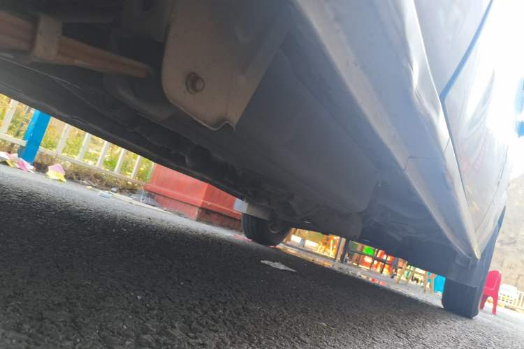 Used Dongfeng Xiaokang C37 2015 1.5L Standard II DK15-06 Chassis Rear Right