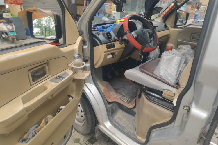Used Dongfeng Xiaokang C37 2015 1.5L Standard II DK15-06 Driver Seat