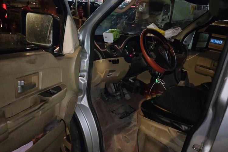 Used Dongfeng Xiaokang C37 2015 1.5L Standard II DK15-06 Driver Seat
