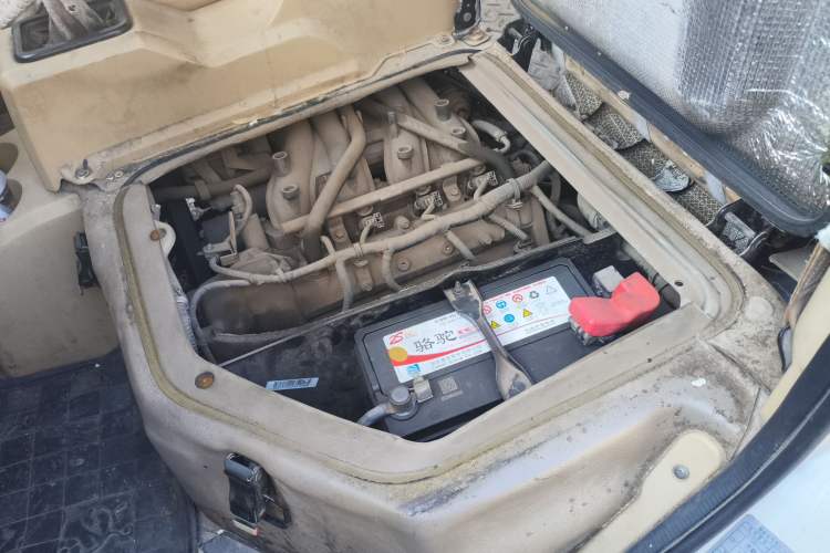 Used Dongfeng Xiaokang C37 2015 1.5L Standard II DK15-06 Engine Bay Left