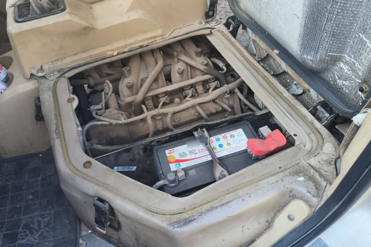 Used Dongfeng Xiaokang C37 2015 1.5L Standard II DK15-06 Engine Bay