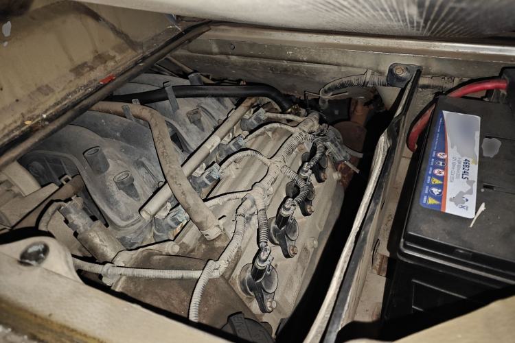 Used Dongfeng Xiaokang C37 2015 1.5L Standard II DK15-06 Engine Bay