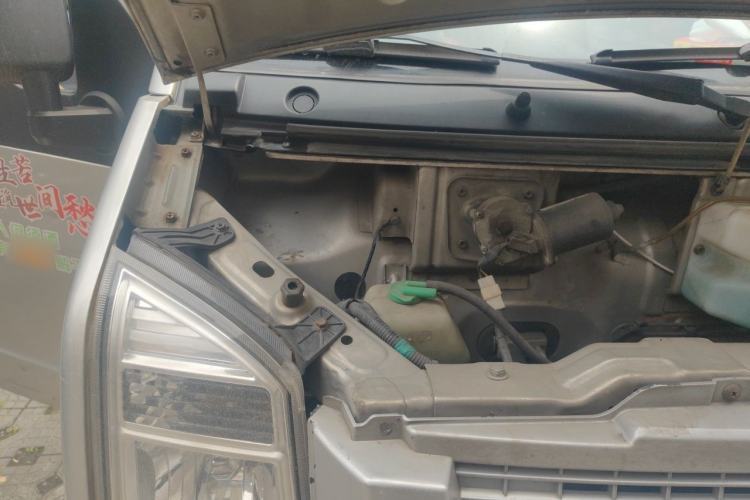 Used Dongfeng Xiaokang C37 2015 1.5L Standard II DK15-06 Engine Bay Right