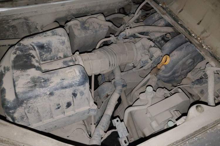 Used Dongfeng Xiaokang C37 2015 1.5L Standard II DK15-06 Engine Bay Right