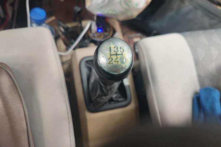 Used Dongfeng Xiaokang C37 2015 1.5L Standard II DK15-06 Gear Lever