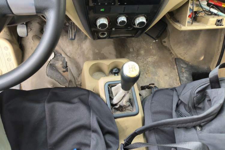 Used Dongfeng Xiaokang C37 2015 1.5L Standard II DK15-06 Gear Lever