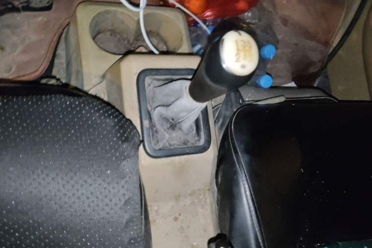 Used Dongfeng Xiaokang C37 2015 1.5L Standard II DK15-06 Gear Lever