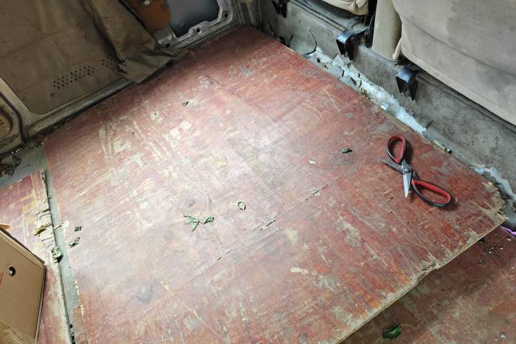Used Dongfeng Xiaokang C37 2015 1.5L Standard II DK15-06 Left Rear Seat