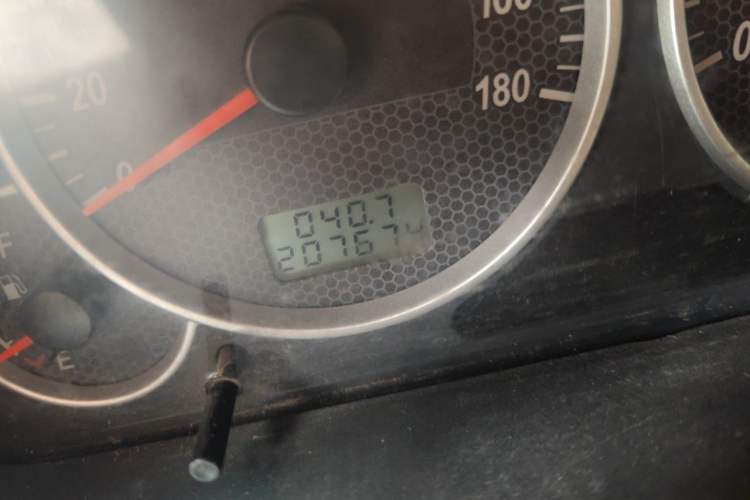 Used Dongfeng Xiaokang C37 2015 1.5L Standard II DK15-06 Odometer Close Up