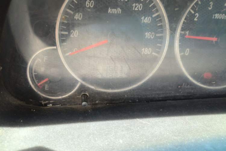 Used Dongfeng Xiaokang C37 2015 1.5L Standard II DK15-06 Odometer Close Up