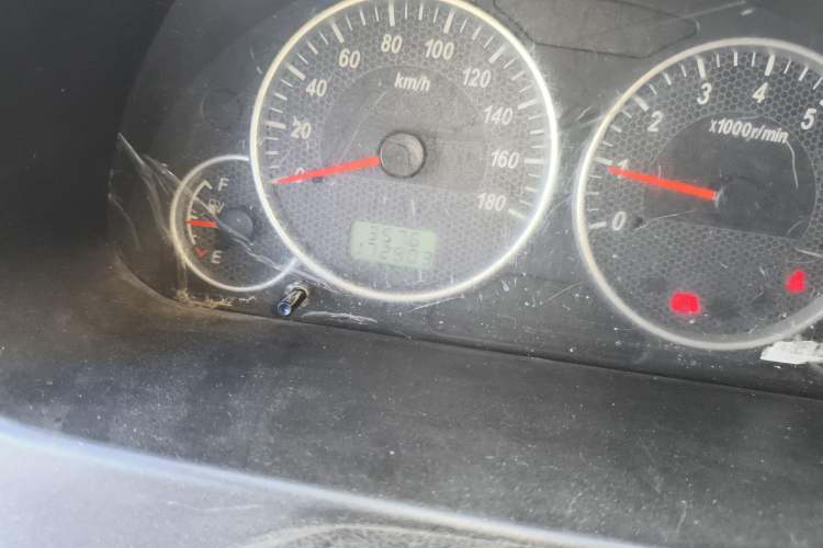 Used Dongfeng Xiaokang C37 2015 1.5L Standard II DK15-06 Odometer Close Up