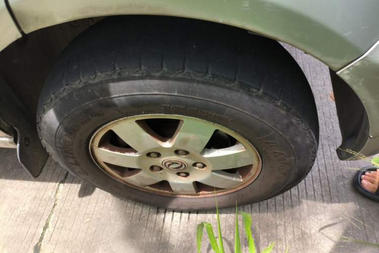 Used Dongfeng Xiaokang C37 2015 1.5L Standard II DK15-06 Right Front Wheel Hub