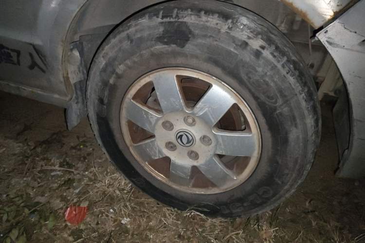 Used Dongfeng Xiaokang C37 2015 1.5L Standard II DK15-06 Right Front Wheel Hub