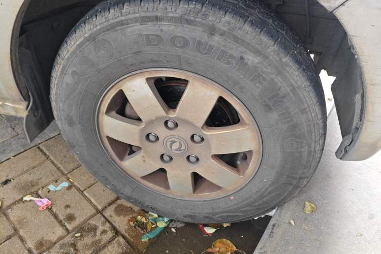 Used Dongfeng Xiaokang C37 2015 1.5L Standard II DK15-06 Right Front Wheel Hub