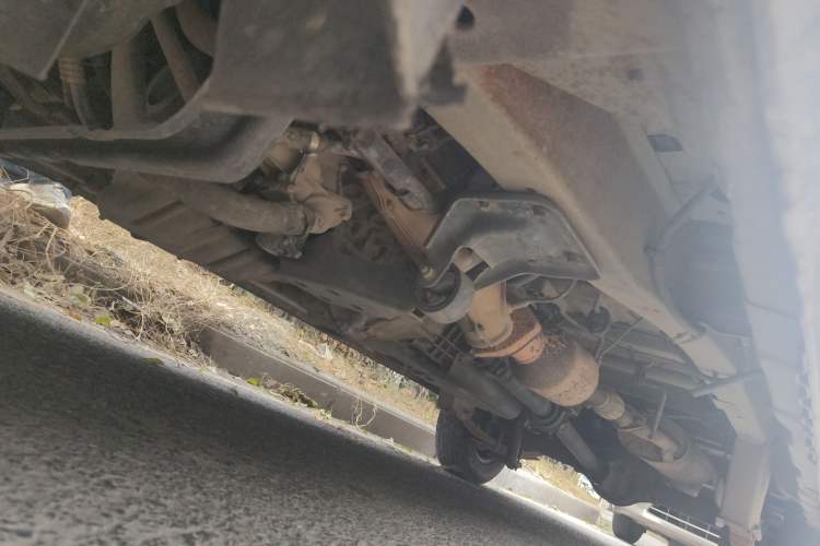 Used Dongfeng Xiaokang C37 2015 1.5L Standard II DK15-06 Chassis Front Left