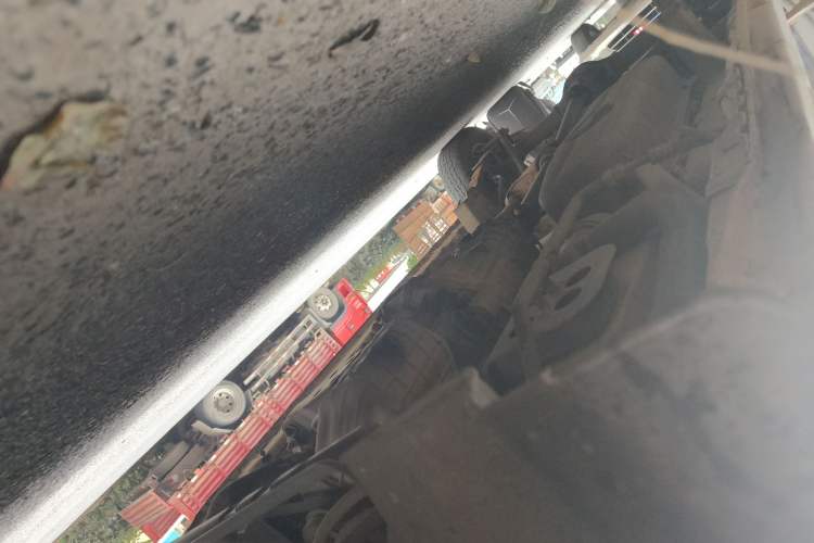 Used Dongfeng Xiaokang C37 2015 1.5L Standard II DK15-06 Chassis Front Right