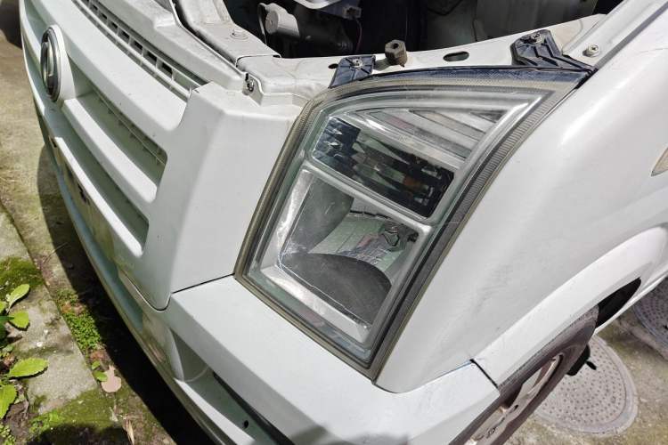 Used Dongfeng Xiaokang C37 2015 1.5L Standard II DK15-06 Engine Bay Left