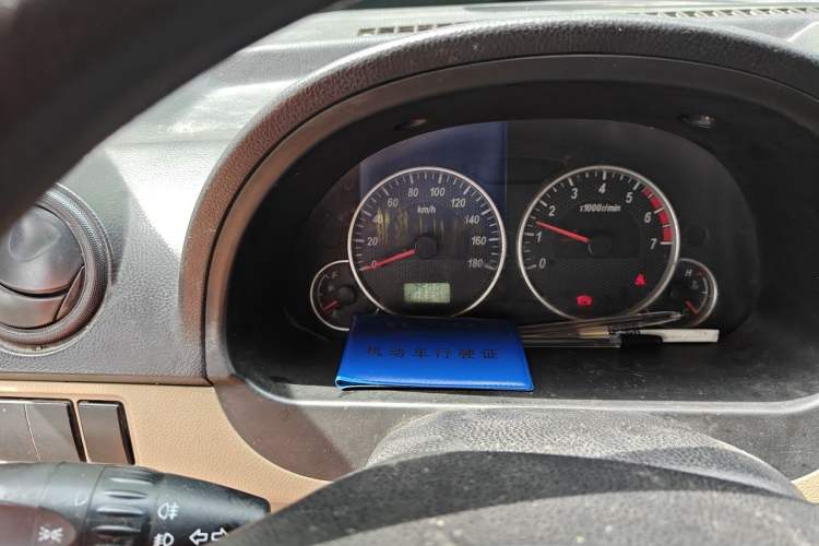 Used Dongfeng Xiaokang C37 2015 1.5L Standard II DK15-06 Instrument Cluster