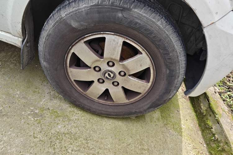 Used Dongfeng Xiaokang C37 2015 1.5L Standard II DK15-06 Right Front Wheel Hub